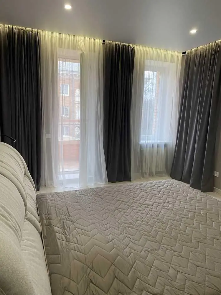 Двокімнатна квартира навпроти Листопаду!