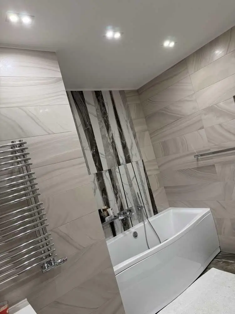 Розкіш та комфорт: Дизайнерська квартира на Стрітенській!