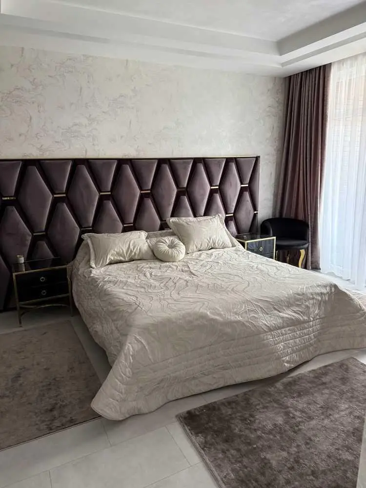 Розкіш та комфорт: Дизайнерська квартира на Стрітенській!