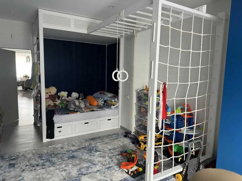 Розкіш та комфорт: Дизайнерська квартира на Стрітенській!