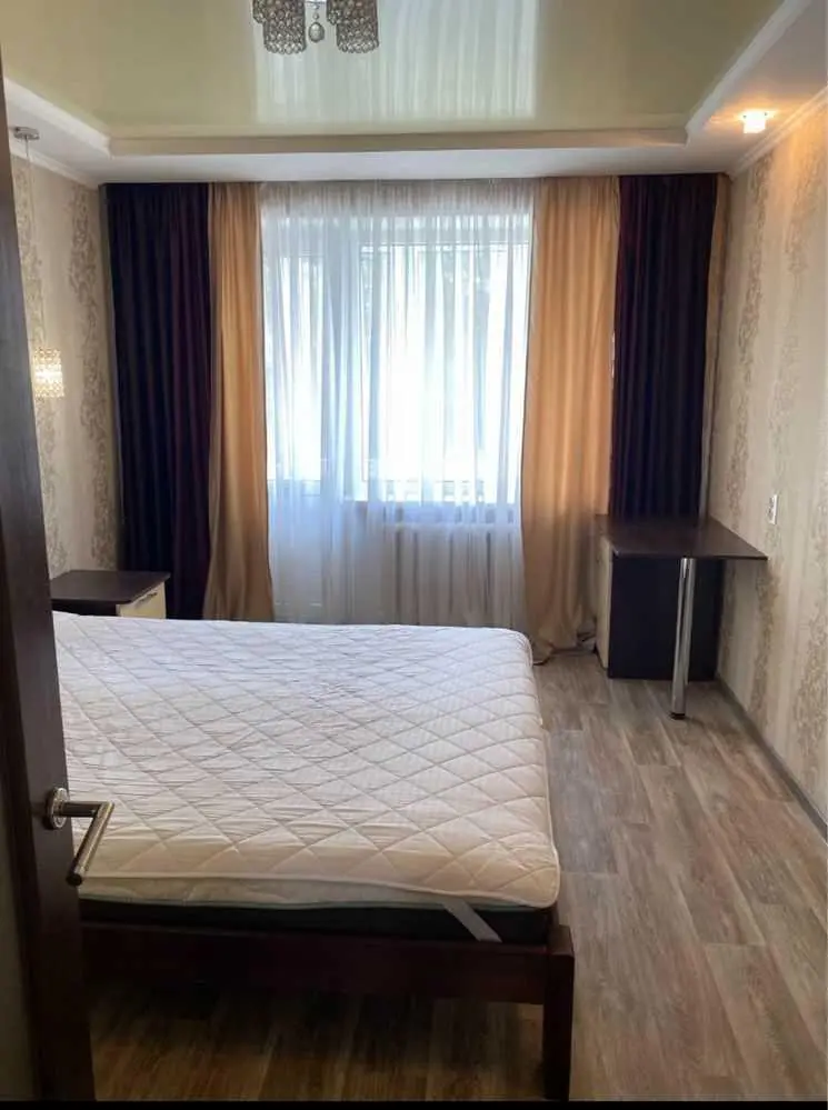 Простора 3-кімнатна квартира-студія на Браїлках!