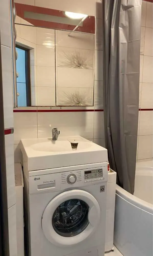 Простора 3-кімнатна квартира-студія на Браїлках!