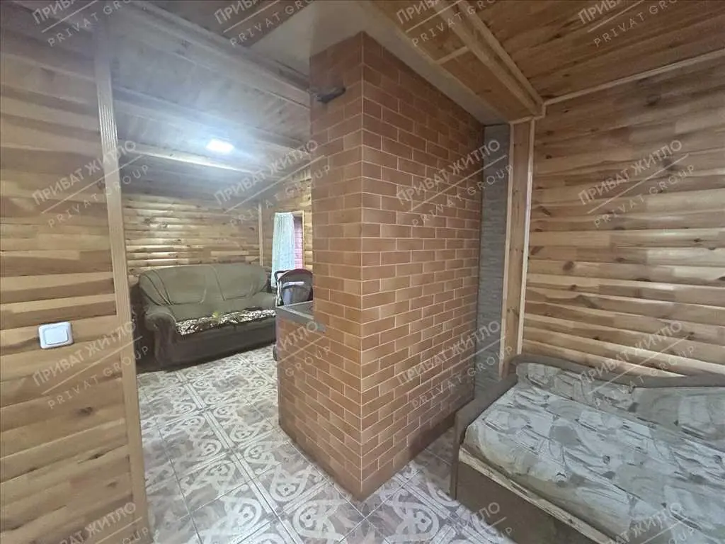 Затишний будинок з ділянкою в передмісті Полтави