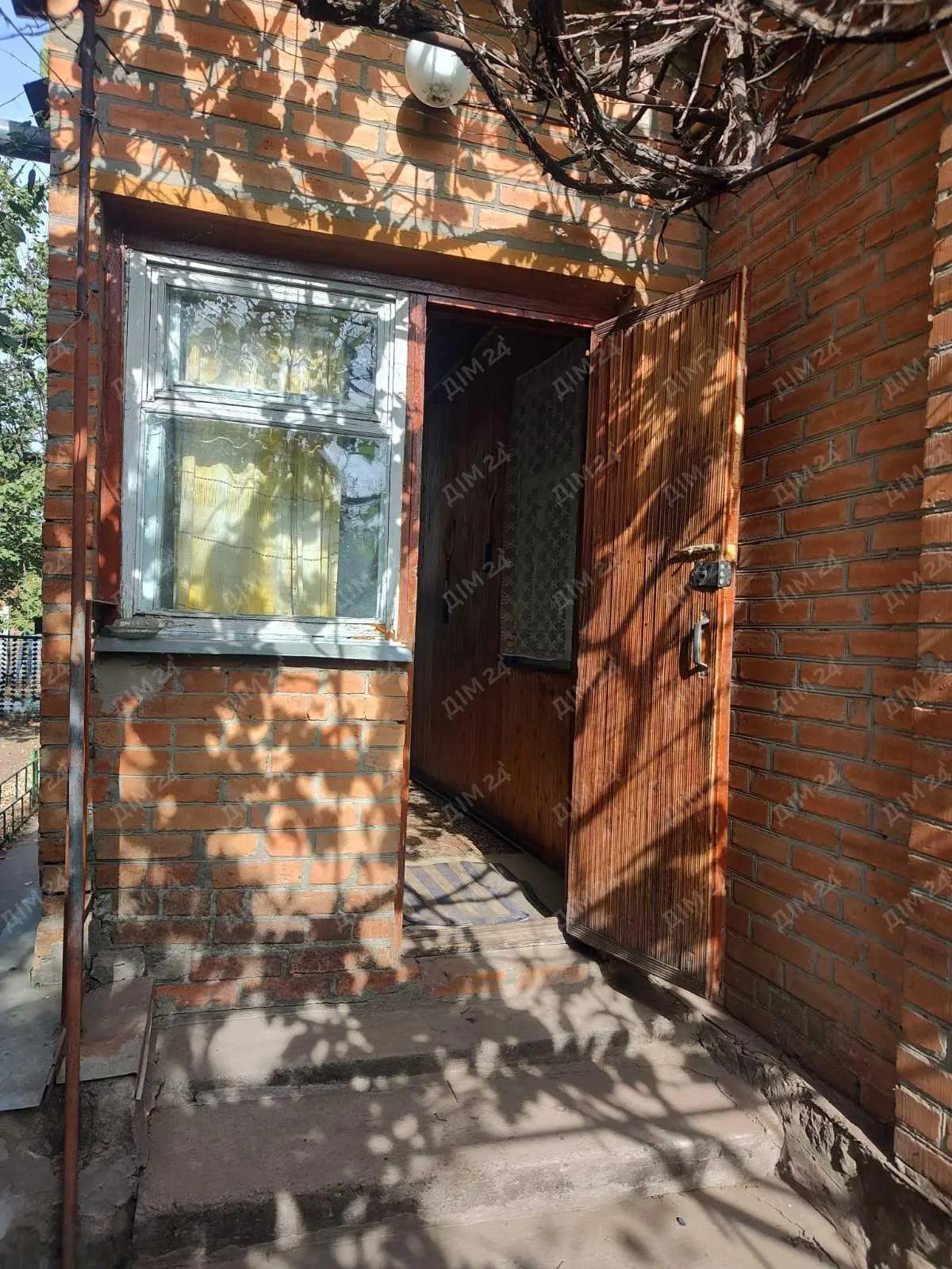 Двоповерховий будинок в Копилах.