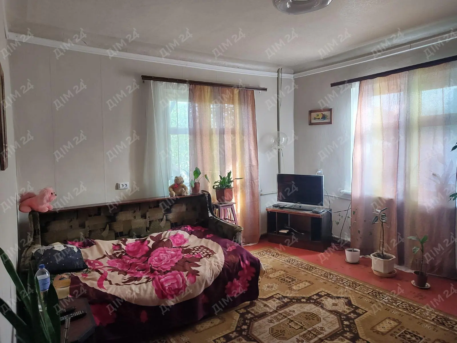 Двоповерховий будинок в Копилах.