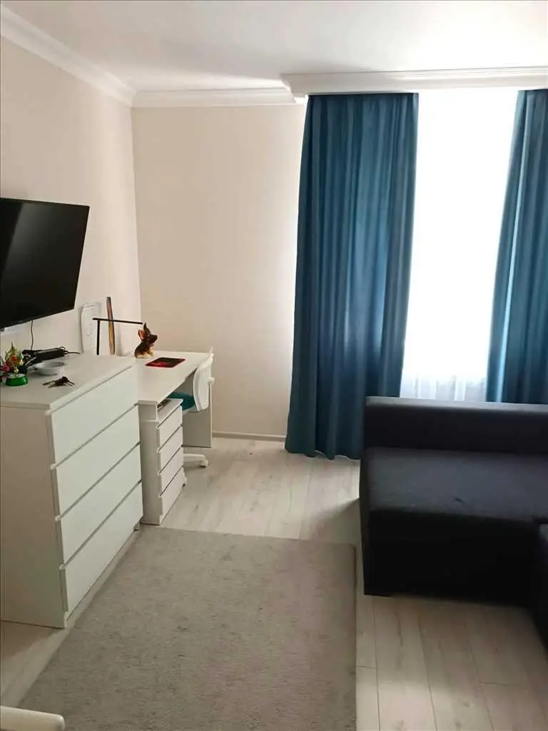 Добротний цегляний будинок у Ліску - заходь і живи!