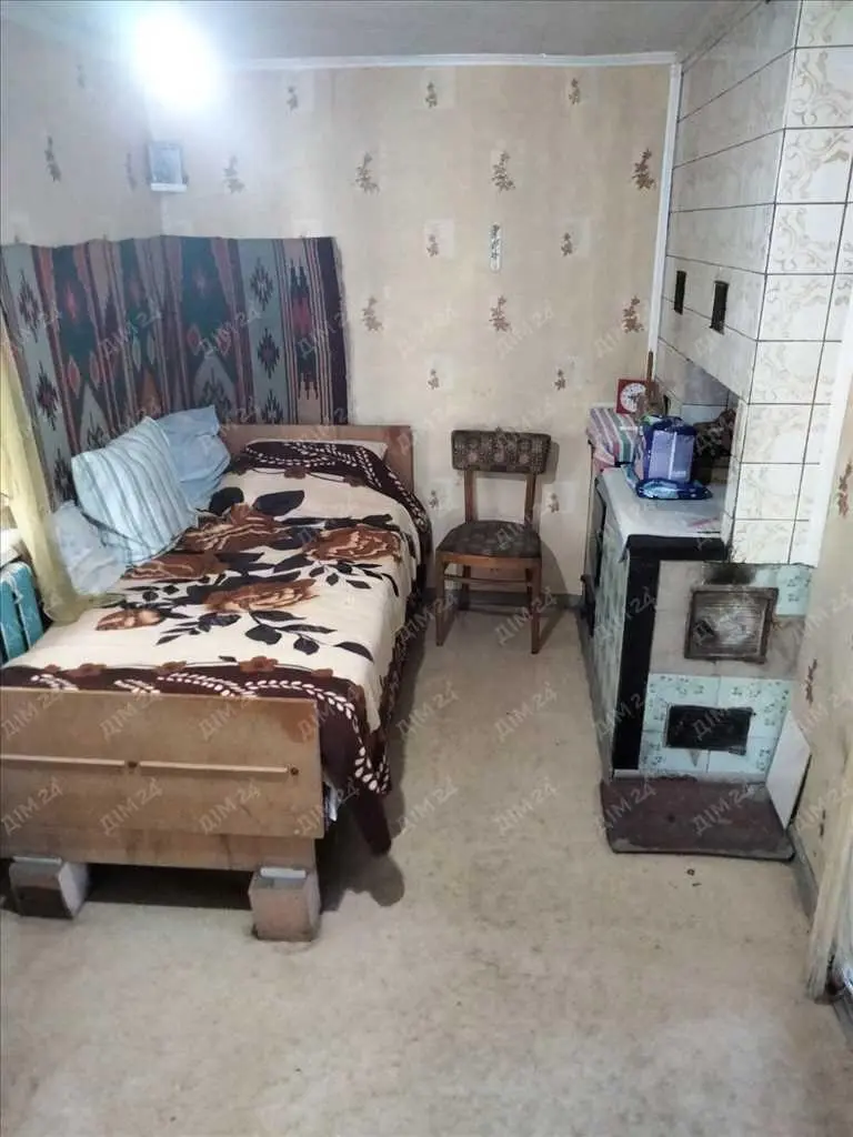 Ваці. Будинок з комунікаціями.