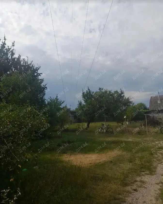 Дачна ділянка 600 м до річки. 