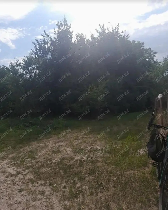 Дачна ділянка 600 м до річки. 