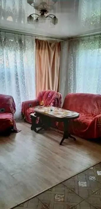 Цегляний двоповерховий будинок у Рибцях — з гаражем, 15 сотками землі та комунікаціями!