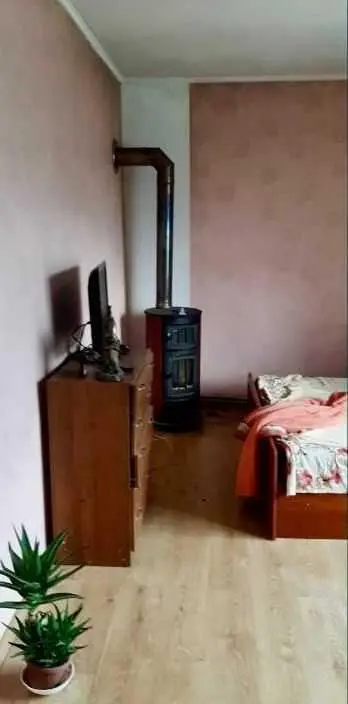 Цегляний двоповерховий будинок у Рибцях — з гаражем, 15 сотками землі та комунікаціями!