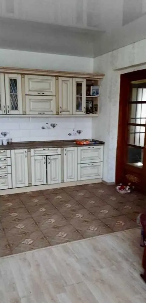 Цегляний двоповерховий будинок у Рибцях — з гаражем, 15 сотками землі та комунікаціями!