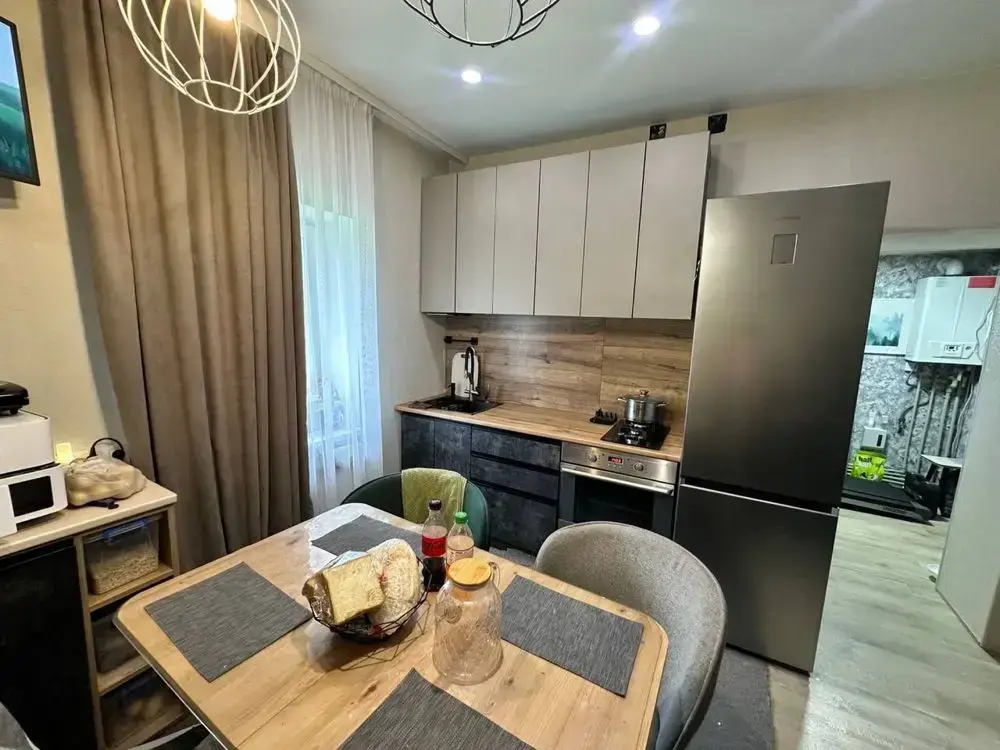 Продаж окремого будинку в  Ближніх Яківцях