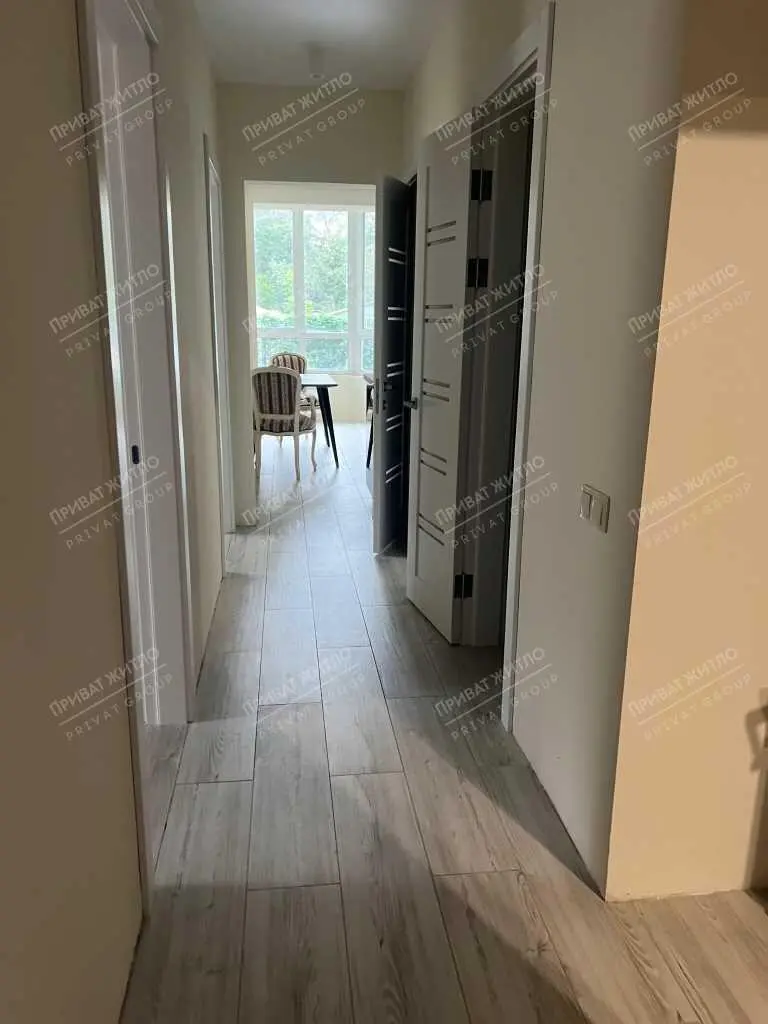 Продам простору трикімнатну квартиру на Подолі!