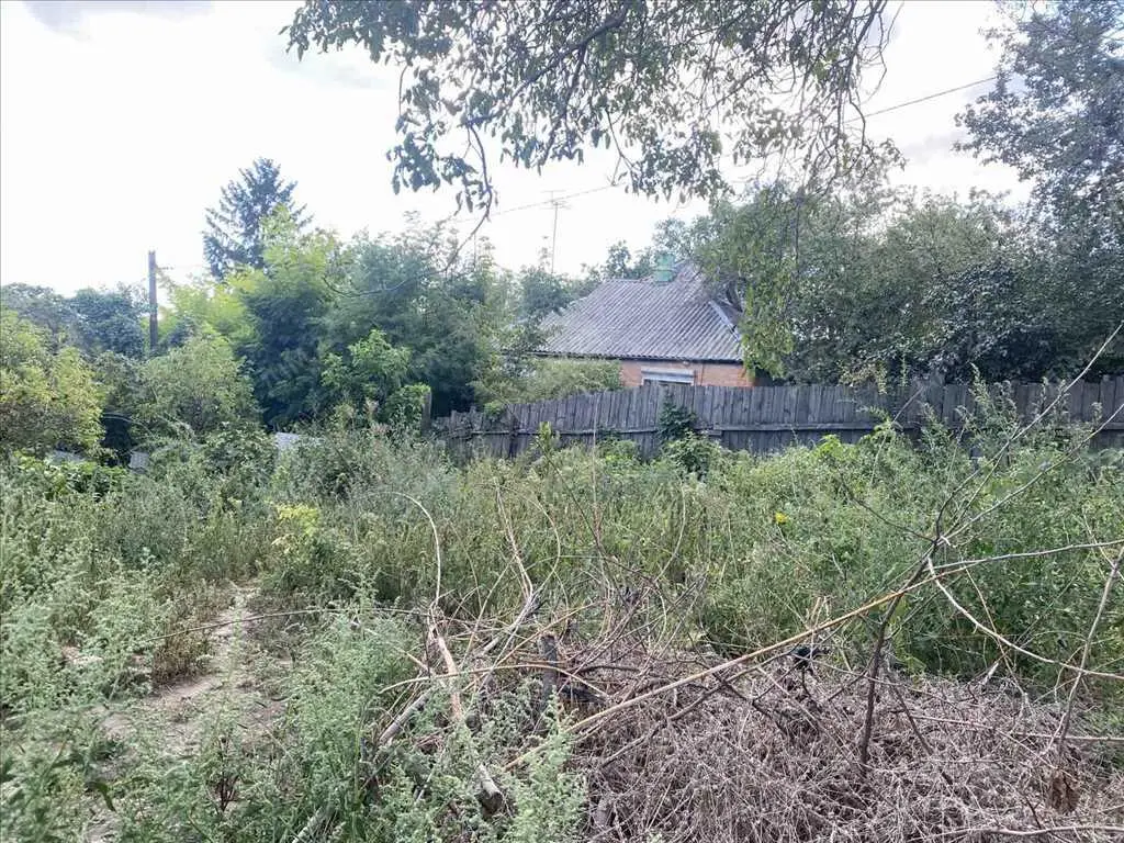 Ділянка центральній частині міста з неймовірним краєвидом.