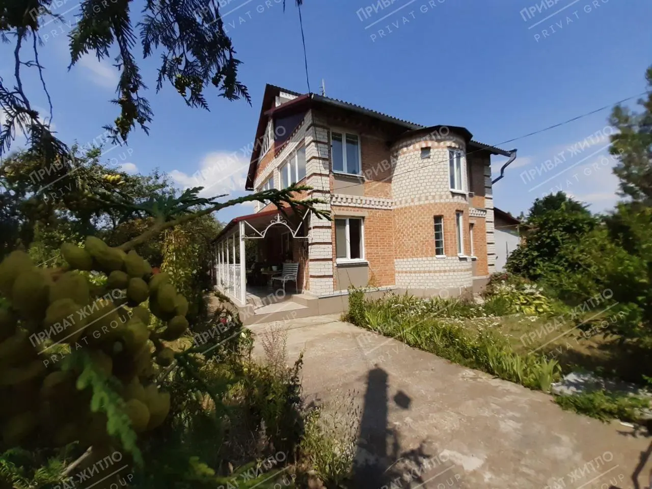 Просторий будинок у Патлаївці