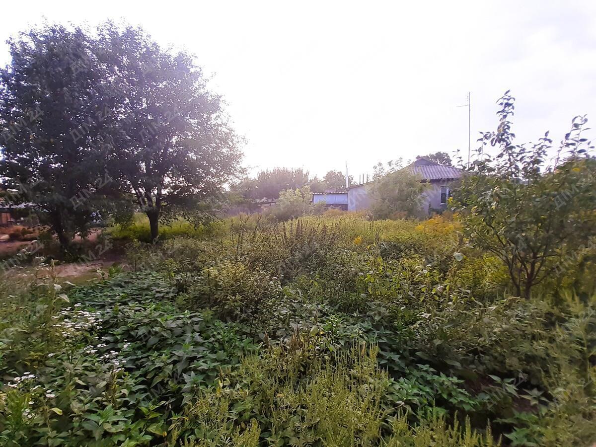 Сем`янівка. Будинок з комунікаціями біля річки.