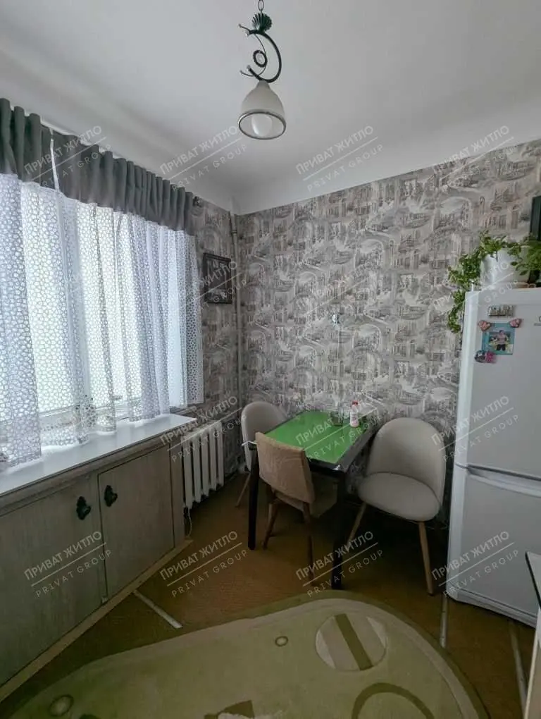 Дві кімнати в центрі Полтави навпроти ЦУМу цегляний будинок