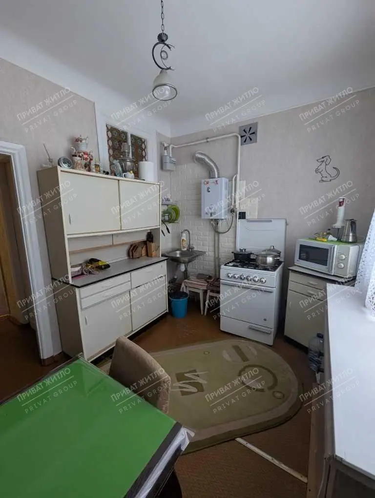 Дві кімнати в центрі Полтави навпроти ЦУМу цегляний будинок