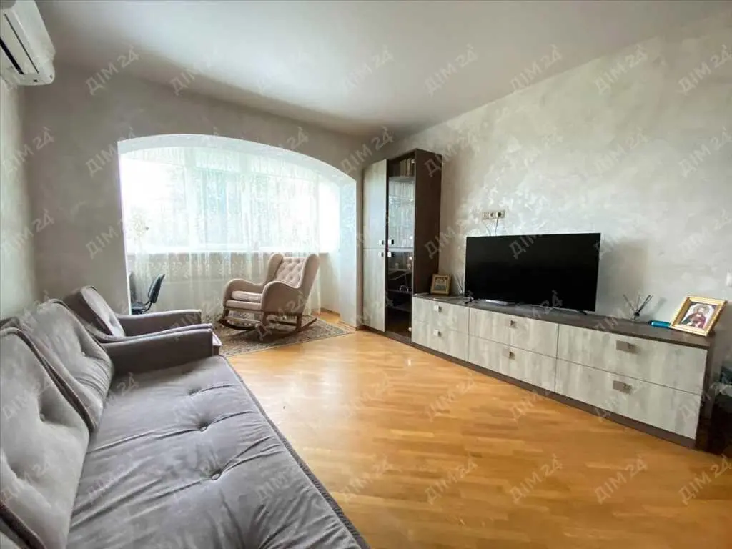 Затишна 2 кімнатна квартира з автономним опаленням!
