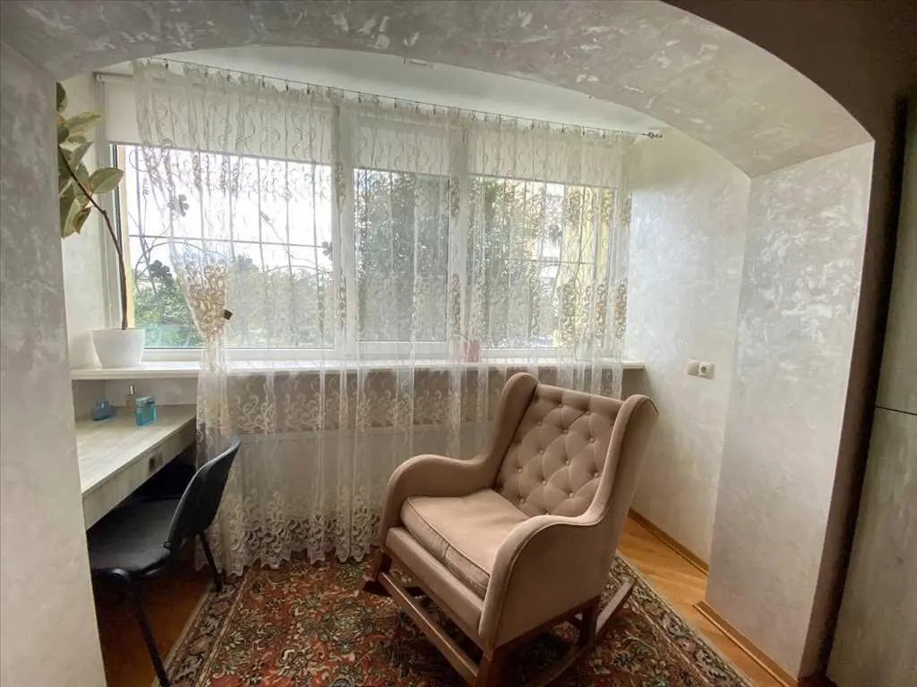 Затишна 2 кімнатна квартира з автономним опаленням!
