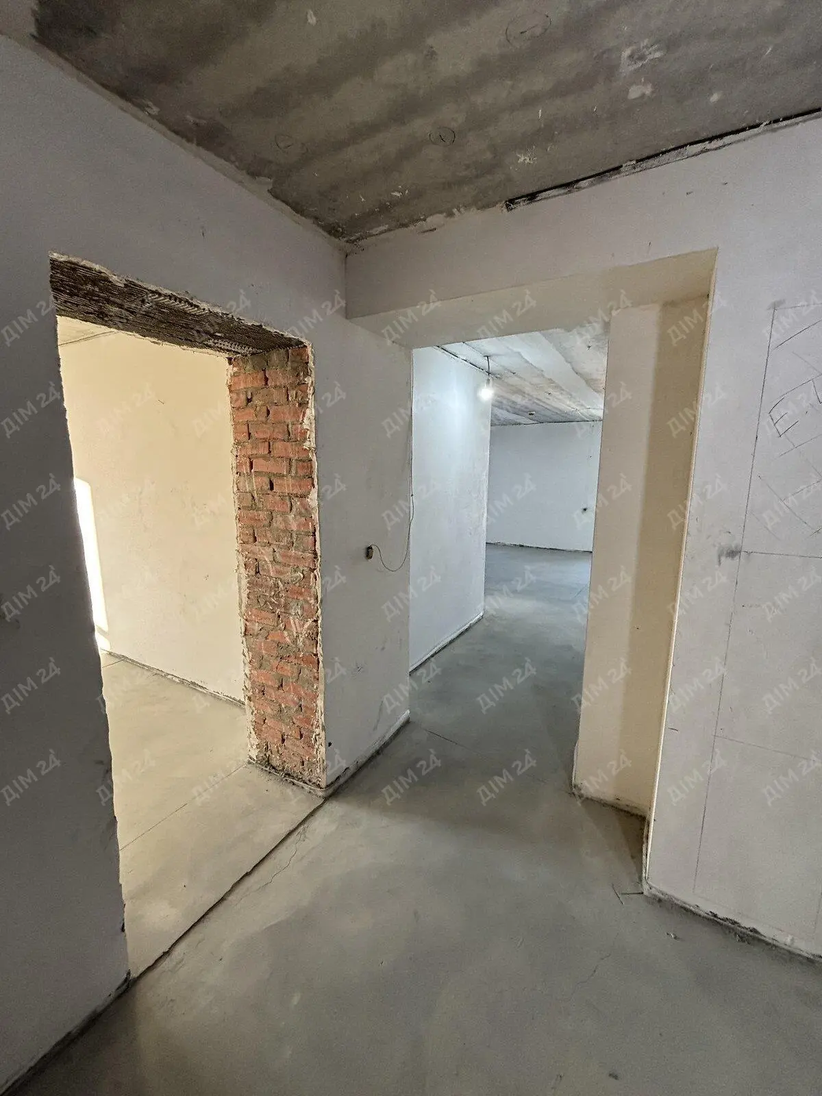 Левада. Вартість нижче ринкової.