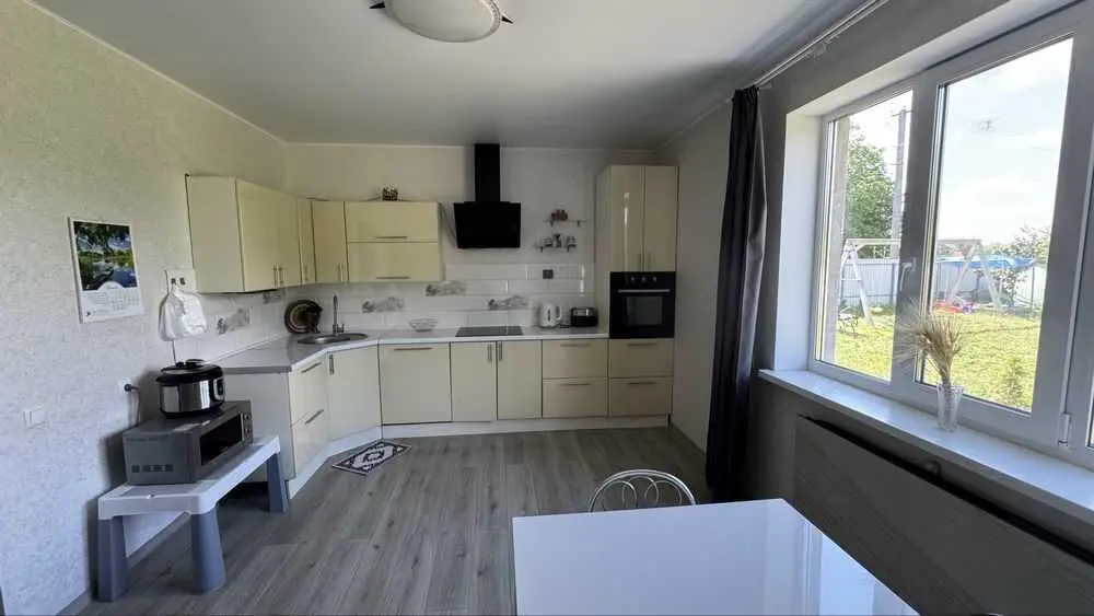 Окремий будинок з ремонтом