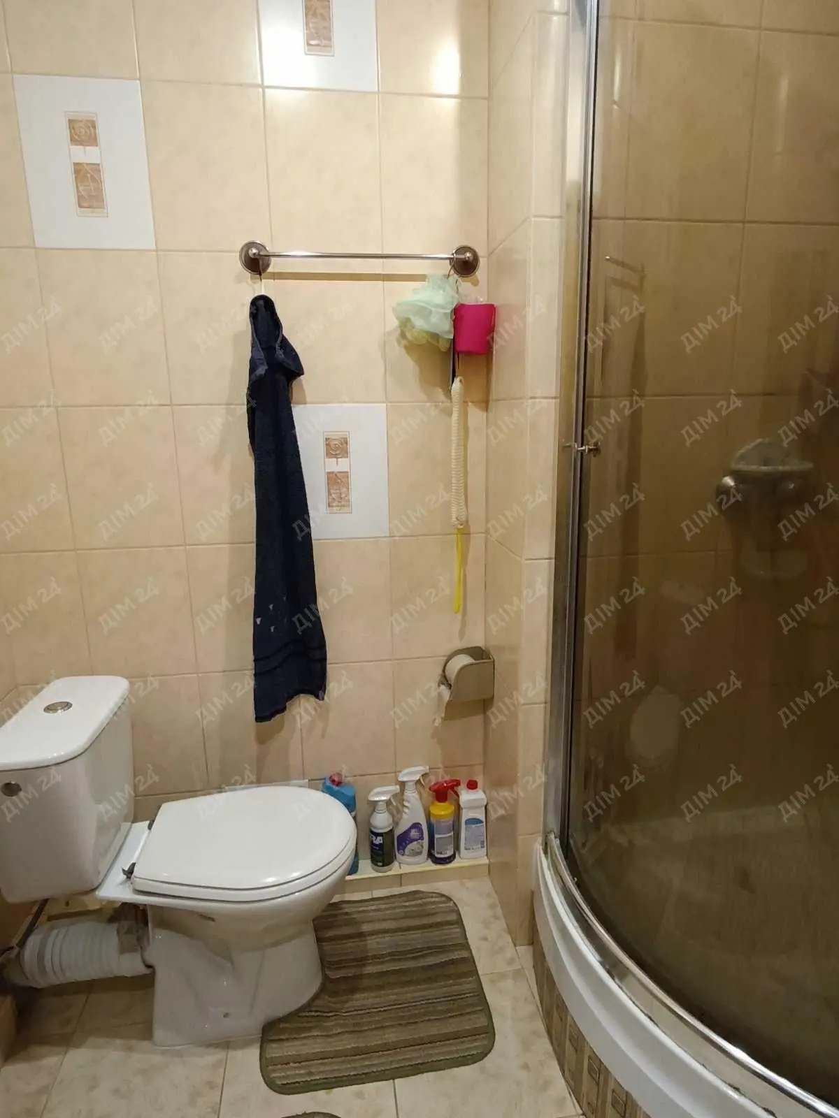 Простора квартира з індивідуальним опаленням на ближній Леваді