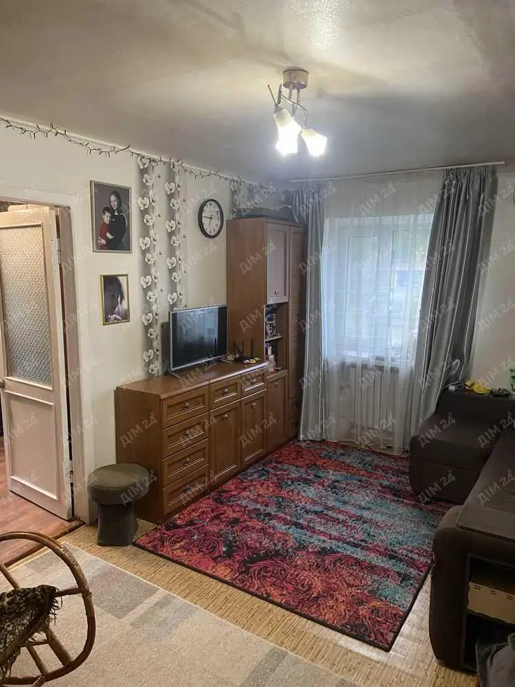 2 кімнатна квартира з автономним опаленням.