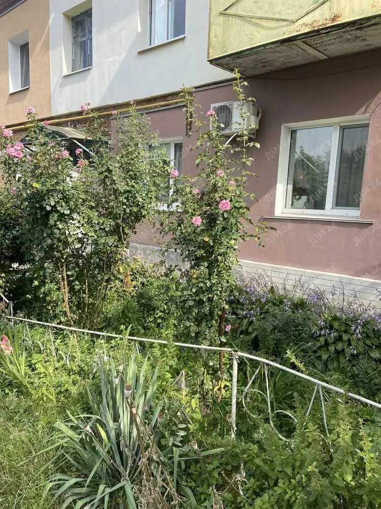 2 кімнатна квартира з автономним опаленням.