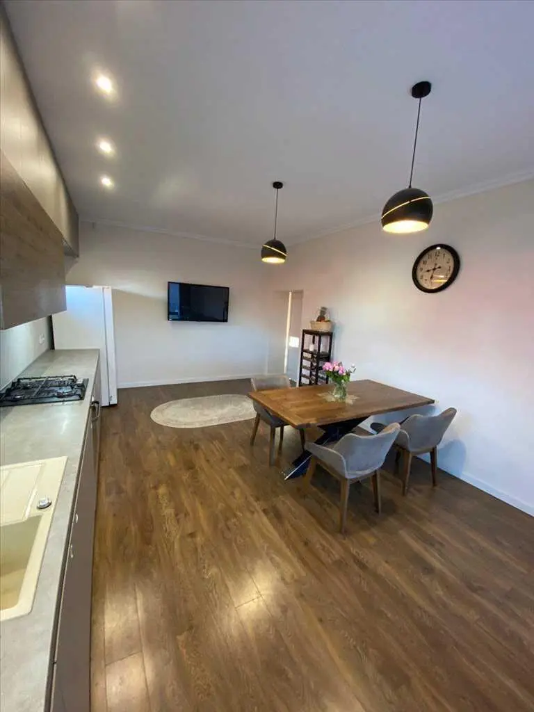 Сучасний будинок на Браїлках
