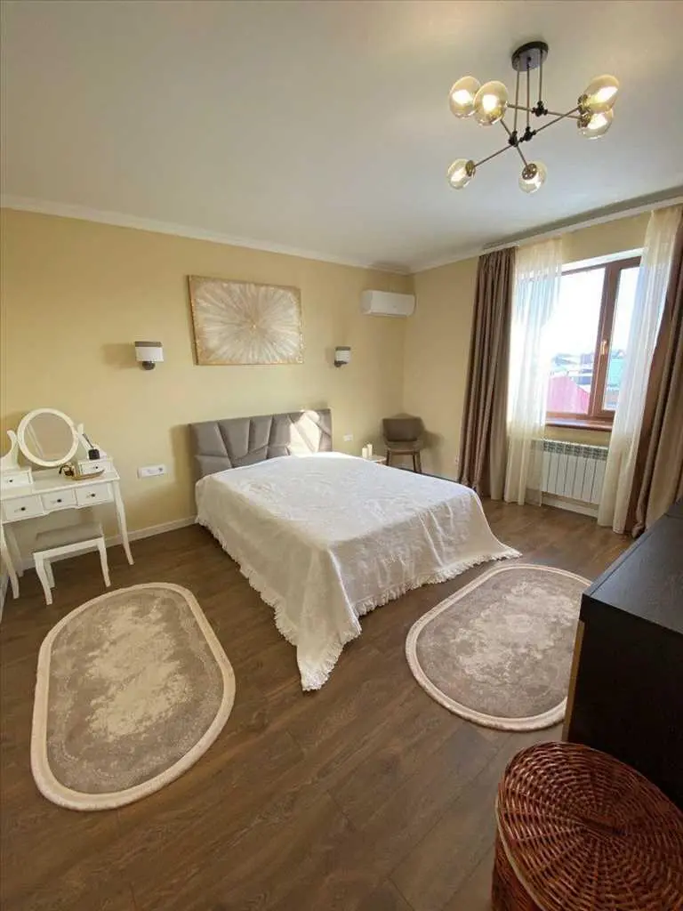 Сучасний будинок на Браїлках
