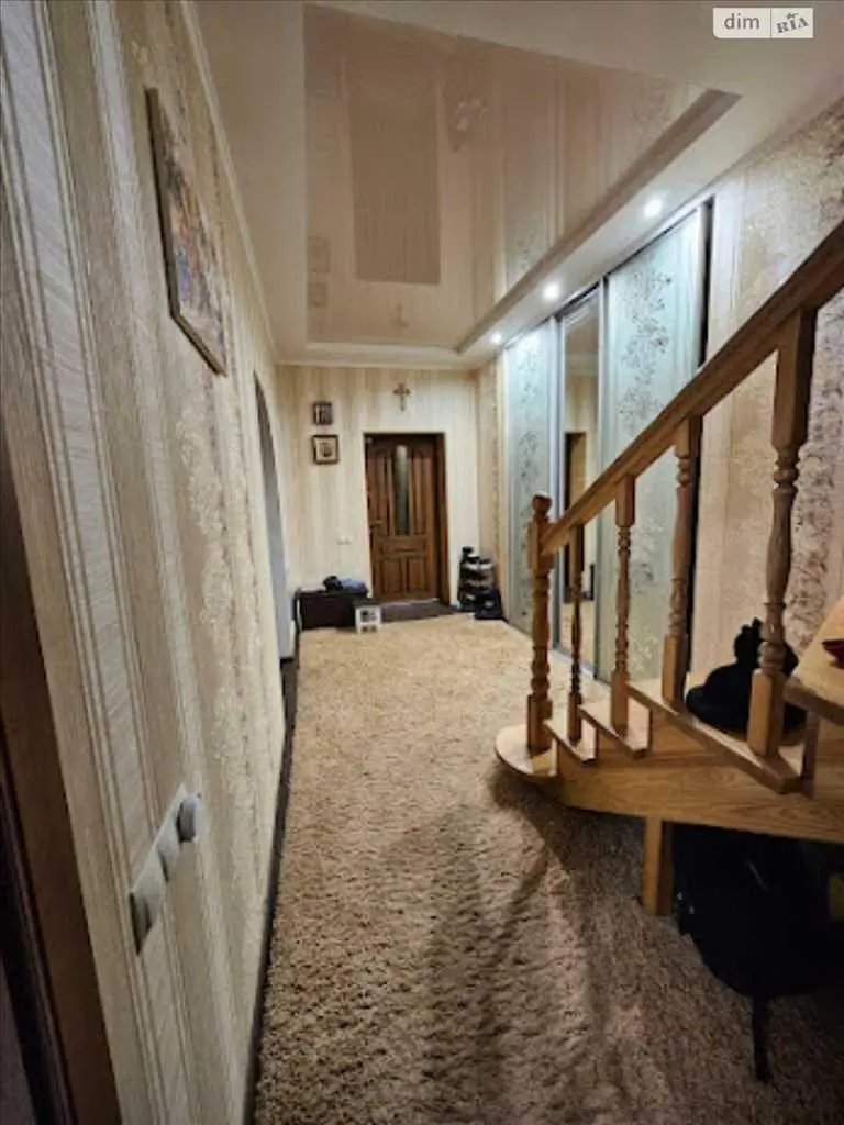 Шикарний будинок з приємною атмосферою у передмісті