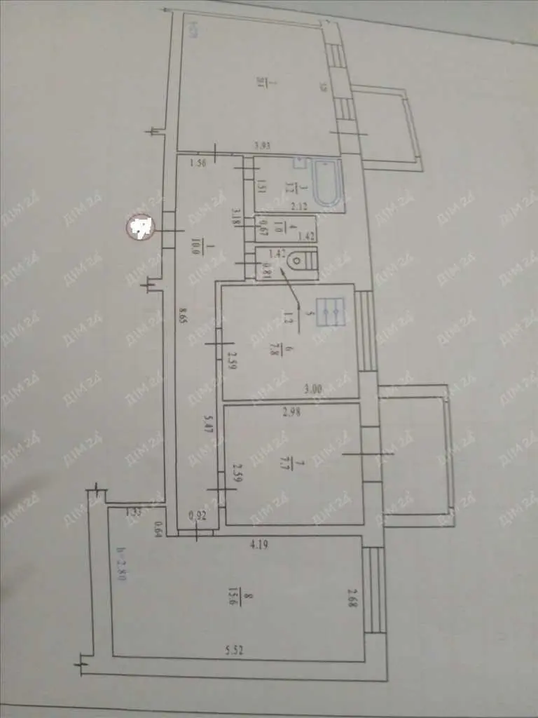 Простора 3 кімнатна квартира в місті.