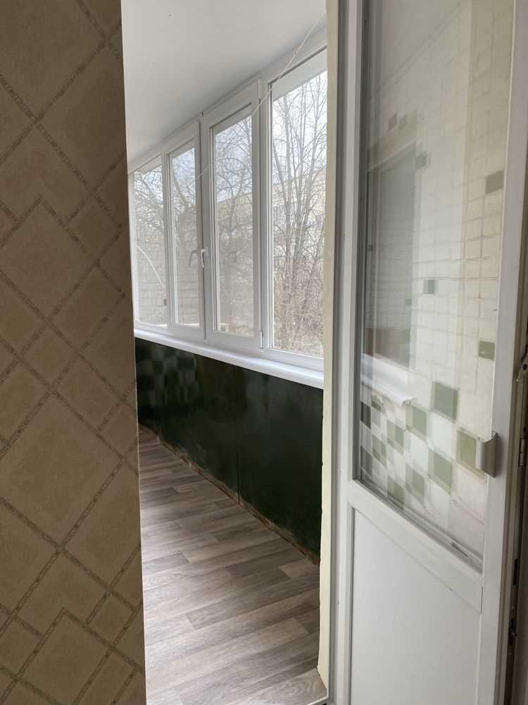 Простора 3-кімнатна квартира на 2-му поверсі в центральній частині Полтави!