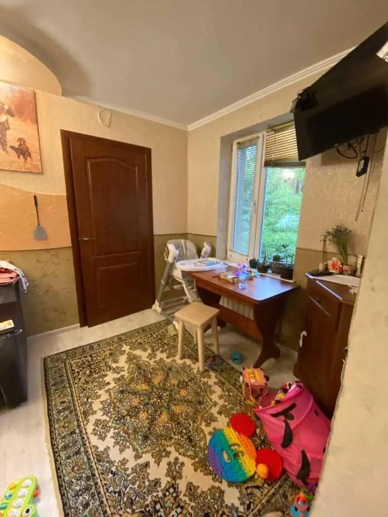 Окремий будинок для великої родини!