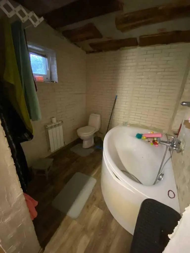 Окремий будинок для великої родини!