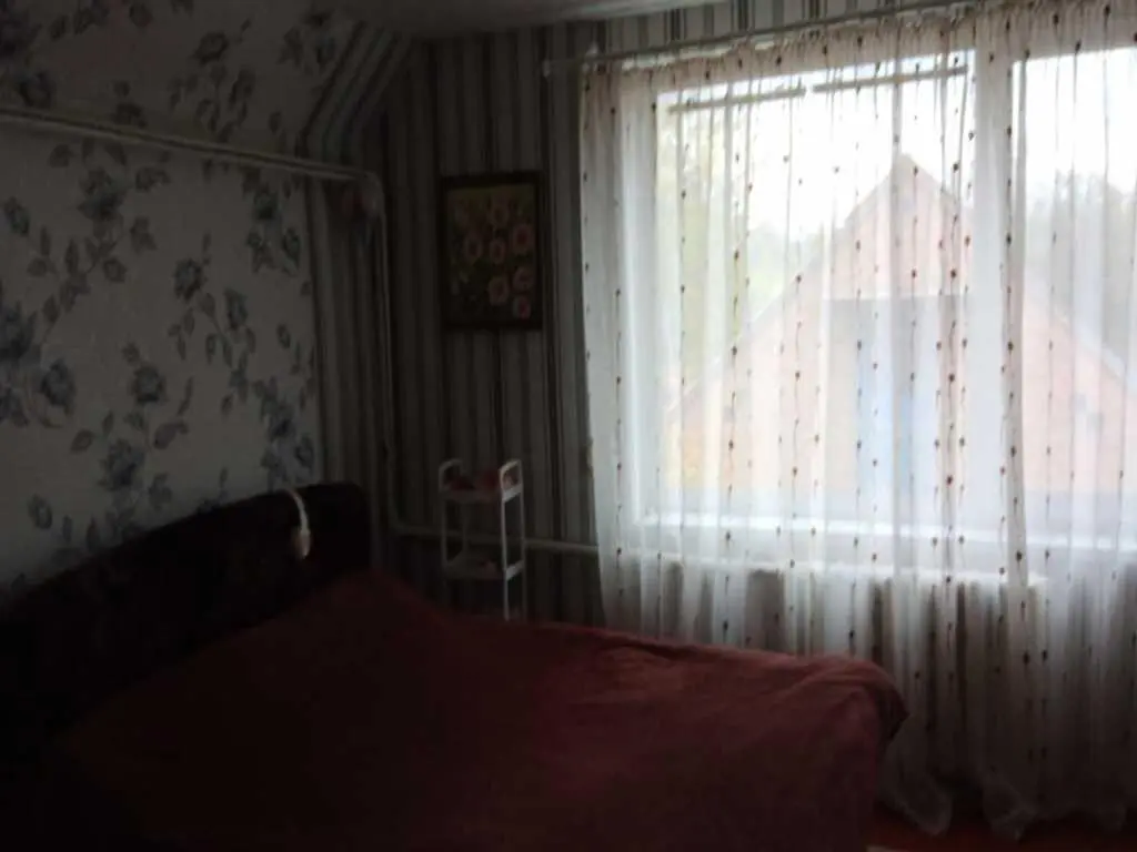 Будинок для великої родини біля річки