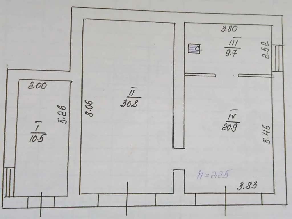 Будинок для великої родини біля річки