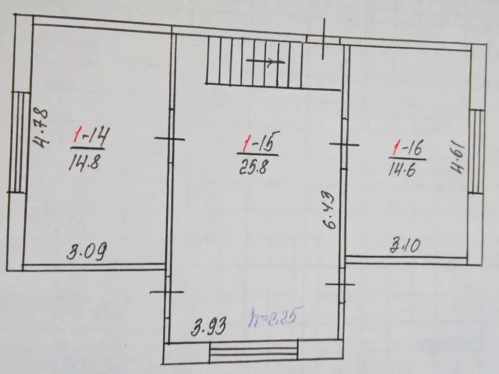 Будинок для великої родини біля річки