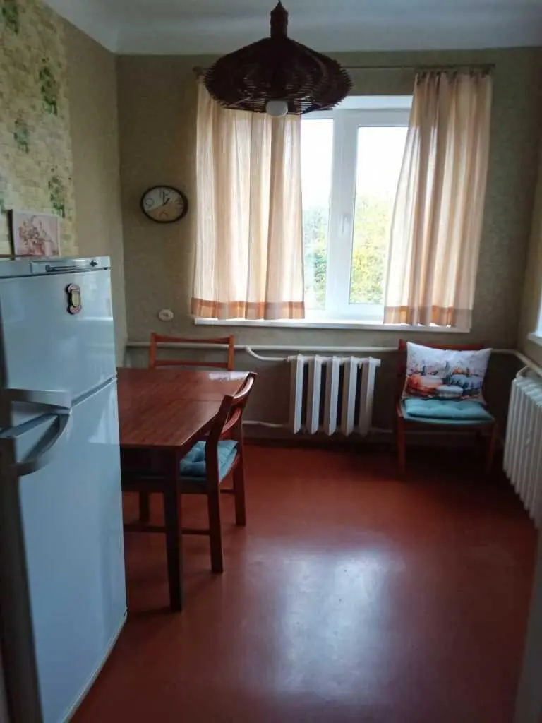 Будинок для великої родини біля річки