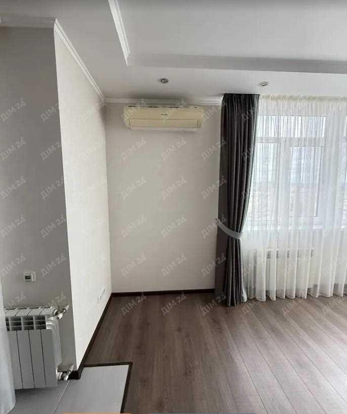 Простора квартира на Леваді.