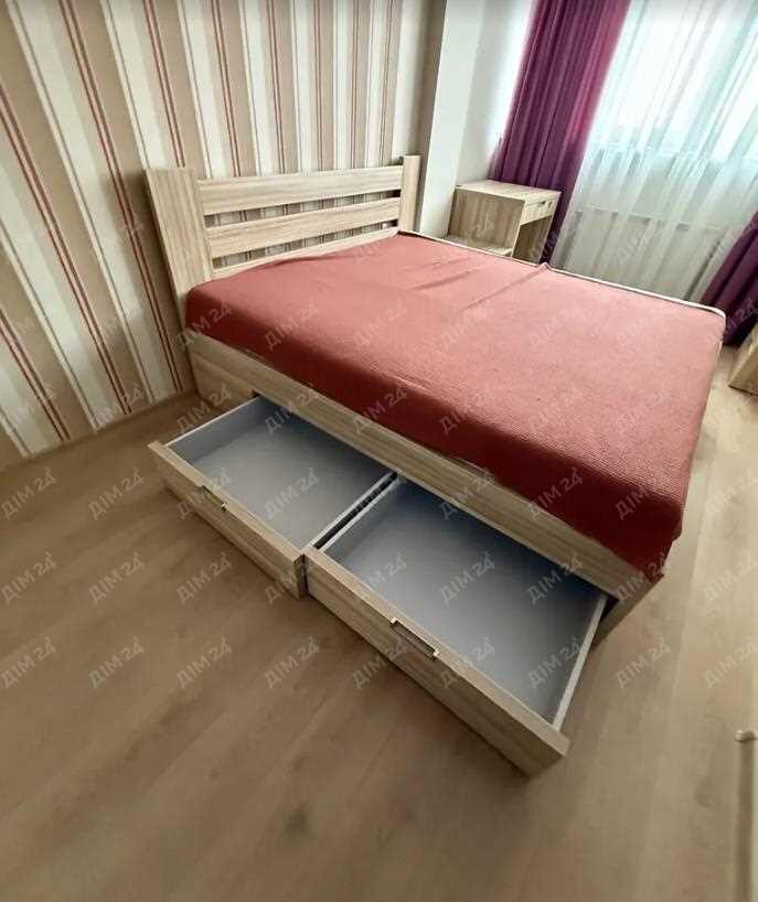 Простора квартира на Леваді.