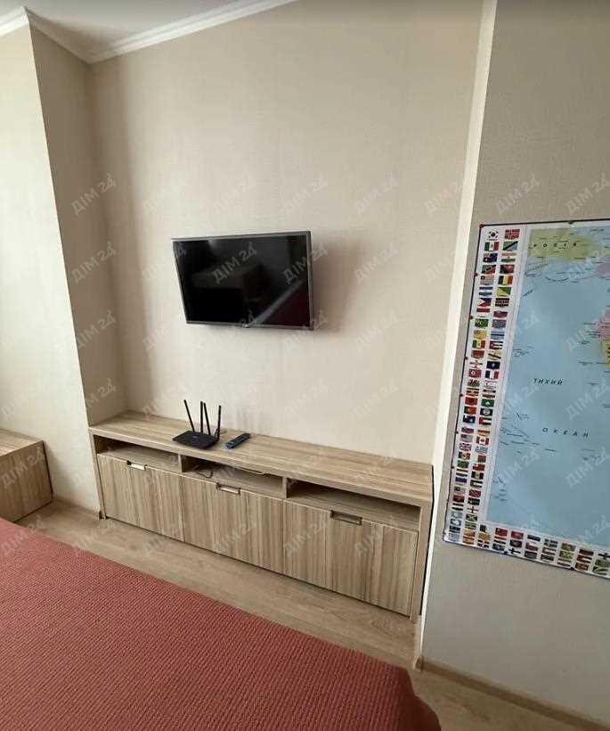 Простора квартира на Леваді.