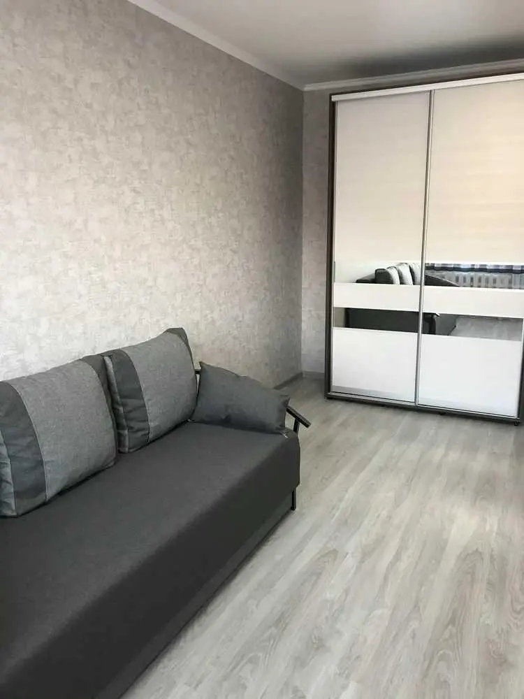 Продам 1-кімнатну квартиру на Леваді, вул. Чураївни