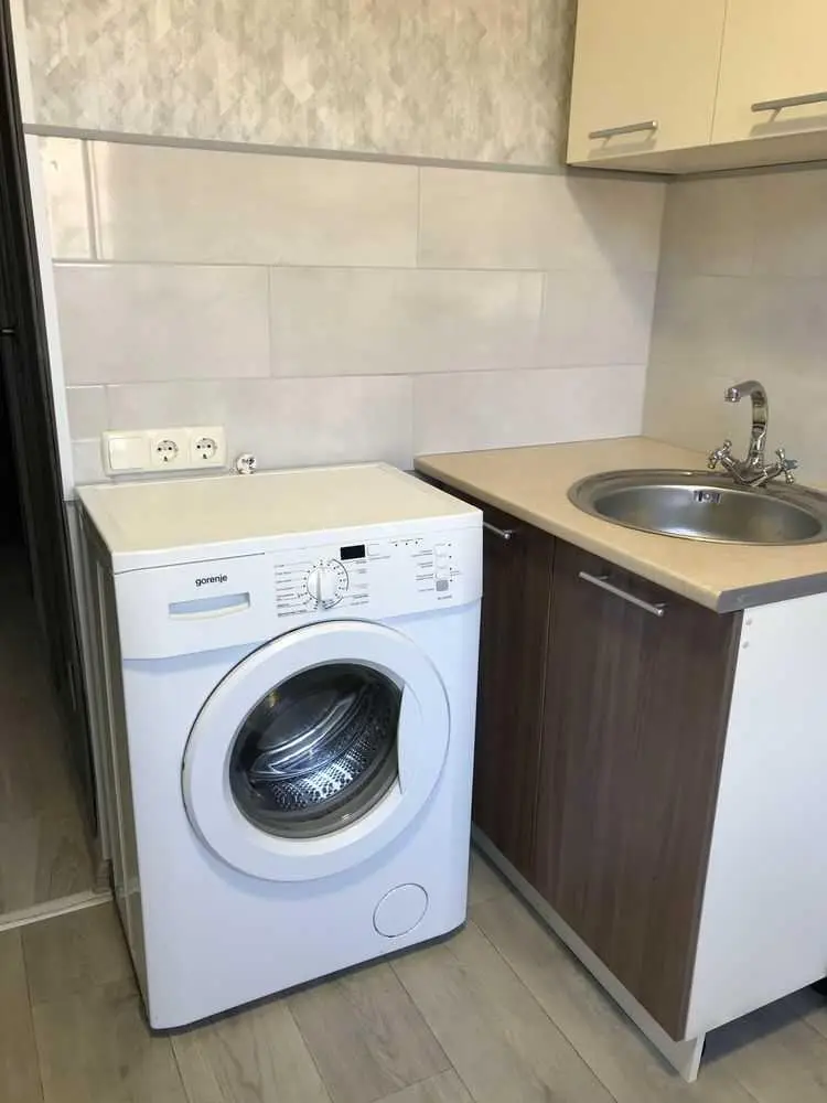 Продам 1-кімнатну квартиру на Леваді, вул. Чураївни