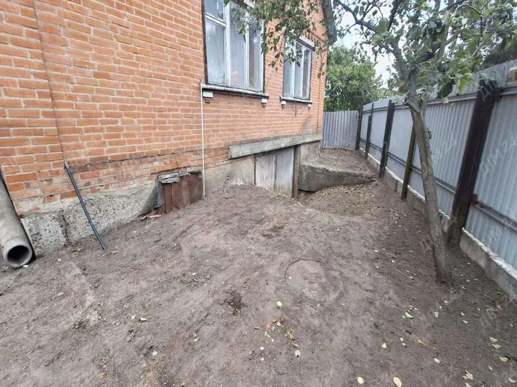 Хороший варіант для родини - будинок на Крутому березі.