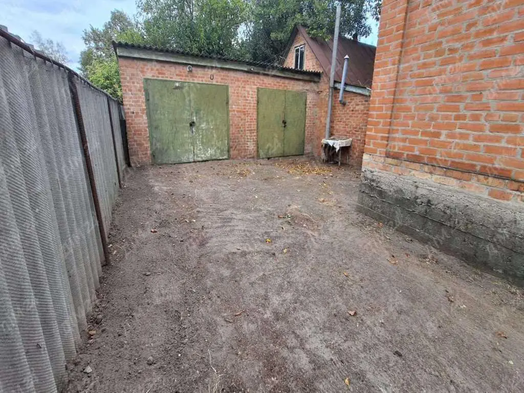 Хороший варіант для родини - будинок на Крутому березі.