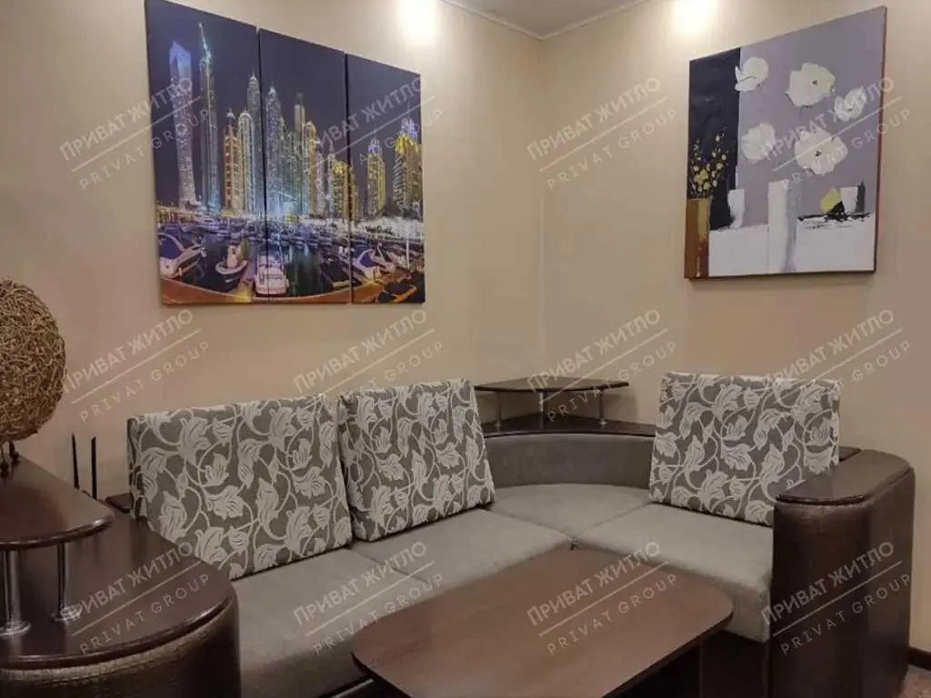 Продається двокімнатна квартира в центрі