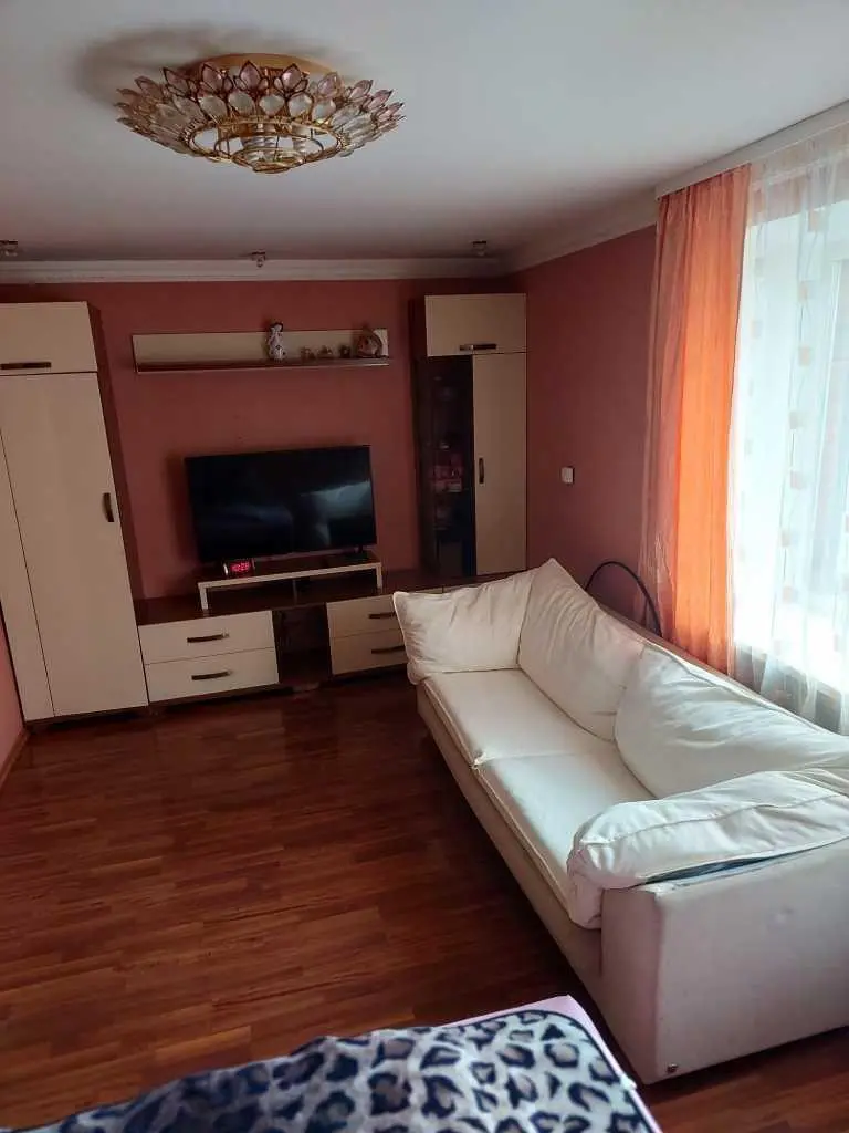 Затишна двокімнатна квартира з індивідуальним опаленням